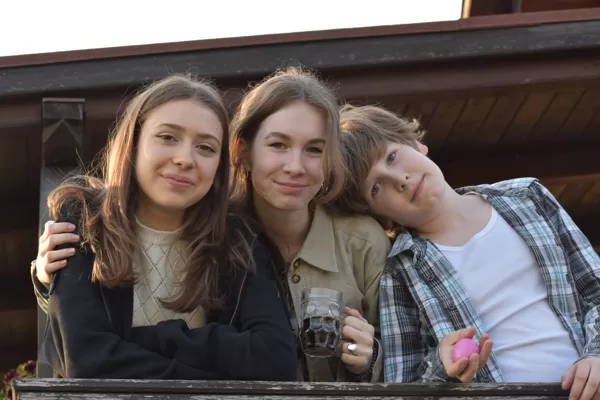 A nagyobb unokák - Nóra, Eszter, Andris