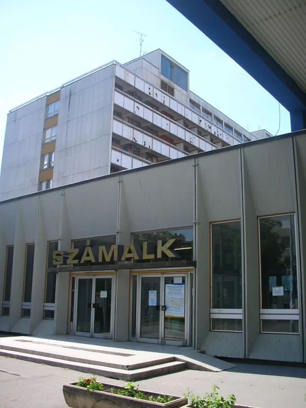 SZÁMALK Szakközépiskola (azóta lebontották) 1998-2001 - olasz nyelvtanár