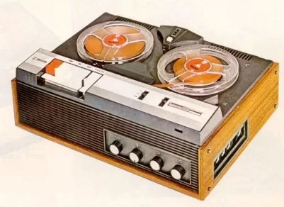 Philips EL3578 F. Zsuzsié - első családi magnónk, elromlott, s a szerelőnél nyoma veszett